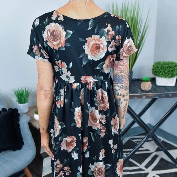 Dress!!! - Picture 3 of 3